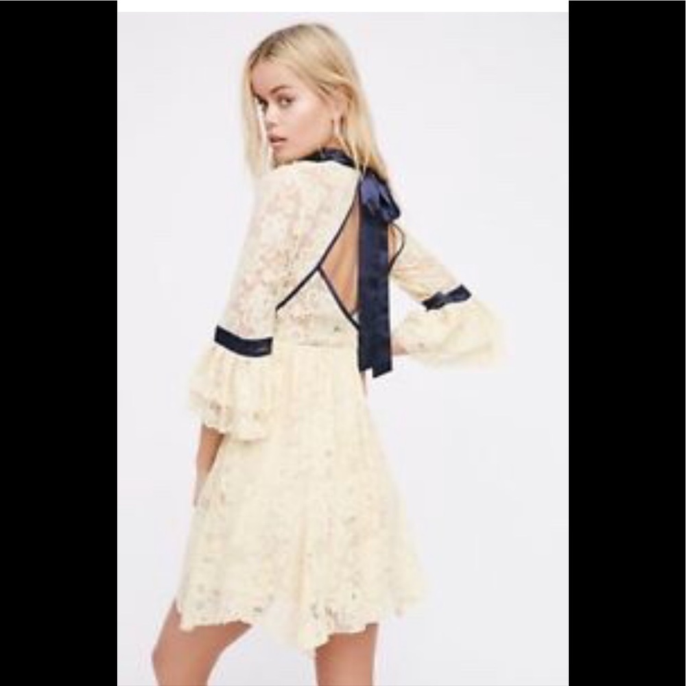 NWOT lace dress, size S